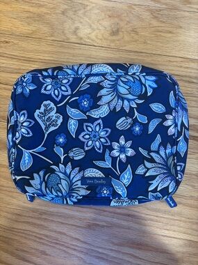 Vera Bradley Navy & Light Blue Floral Quilted Cosmetic Case